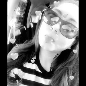 Meet your Posher, Selene